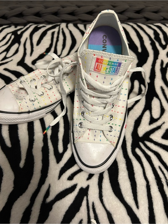 Converse Shoes - Converse W10/M8 white with rainbow lightning bolt print low tops